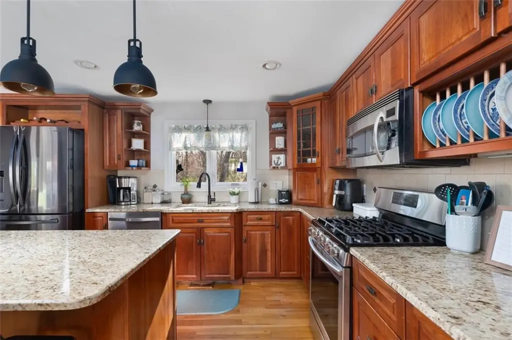 27 Cynthia Drive Coventry RI 02816