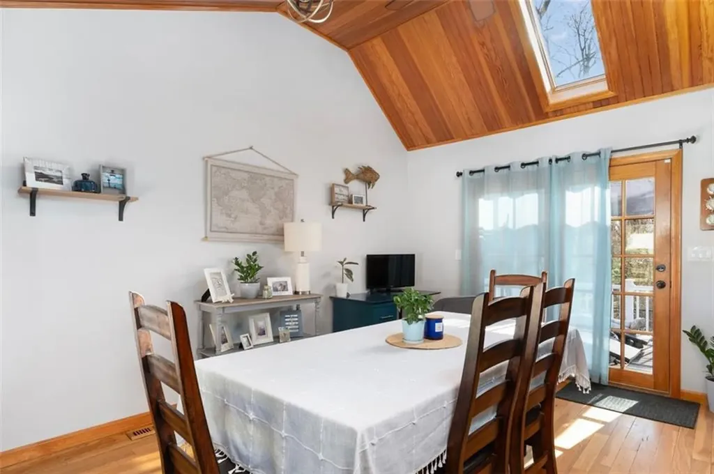 27 Cynthia Drive Coventry RI 02816