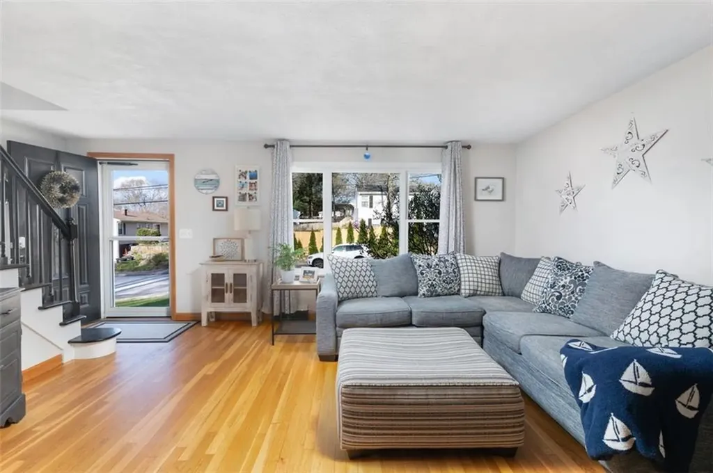 27 Cynthia Drive Coventry RI 02816