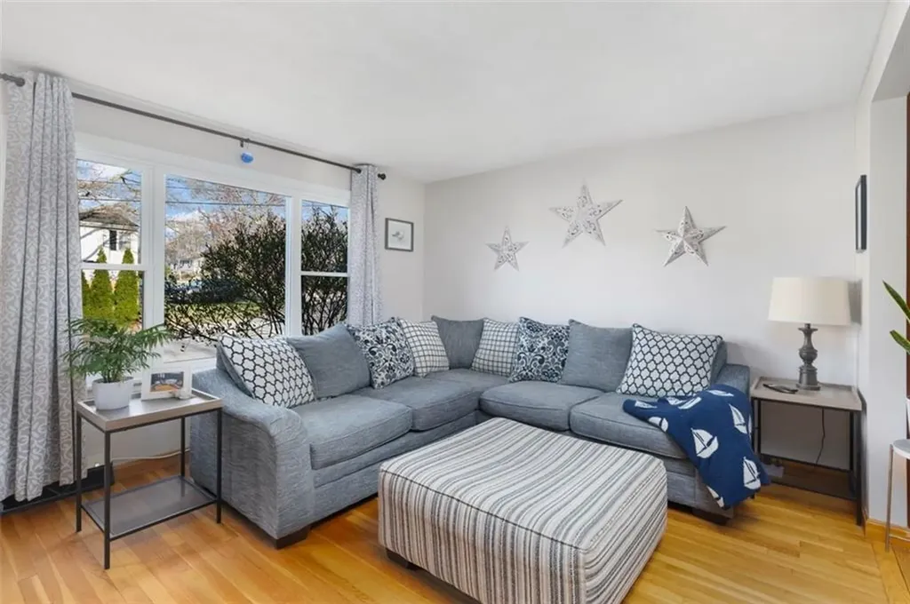 27 Cynthia Drive Coventry RI 02816