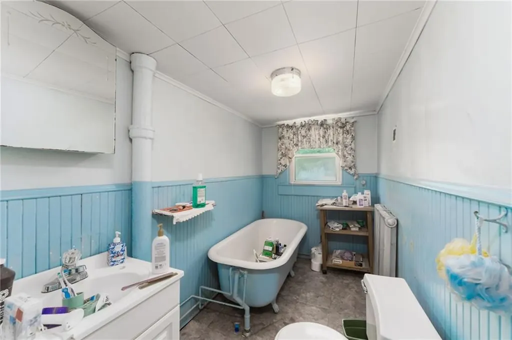 48 Huntington Avenue Woonsocket RI 02895