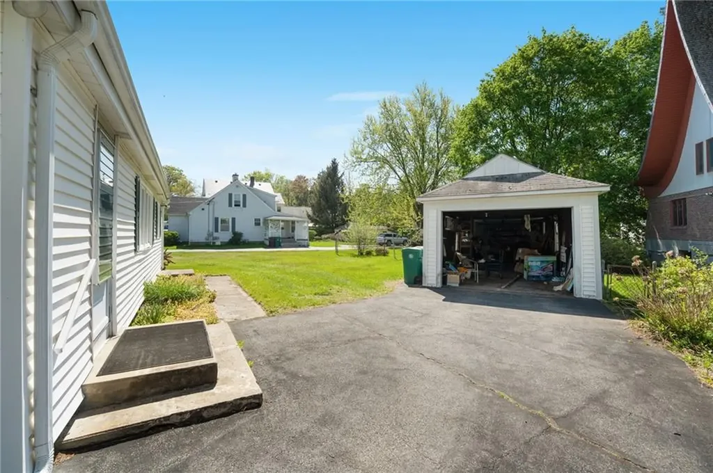 48 Huntington Avenue Woonsocket RI 02895