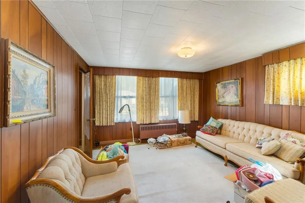 48 Huntington Avenue Woonsocket RI 02895