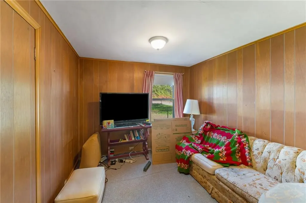 48 Huntington Avenue Woonsocket RI 02895