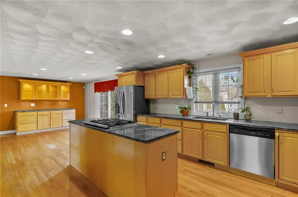 55 South Street Cranston RI 02920