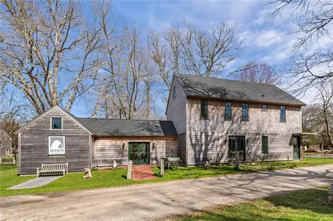 18 East Road Tiverton RI 02878