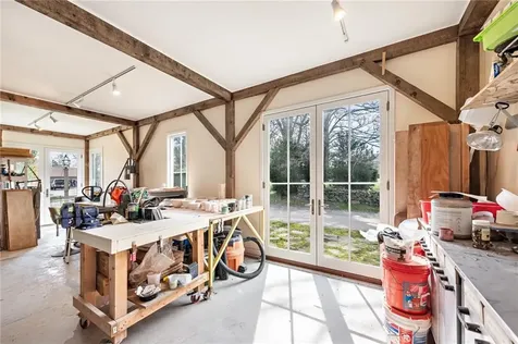 18 East Road Tiverton RI 02878