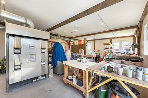 18 East Road Tiverton RI 02878