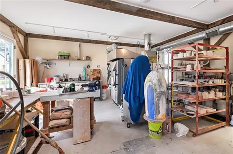 18 East Road Tiverton RI 02878