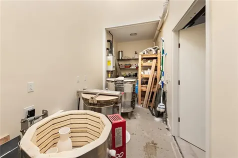 18 East Road Tiverton RI 02878