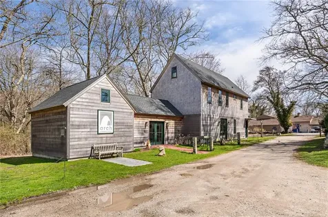 18 East Road Tiverton RI 02878