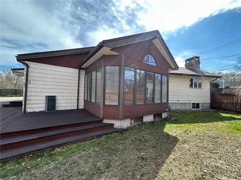 436 Crandall Road Tiverton RI 02878