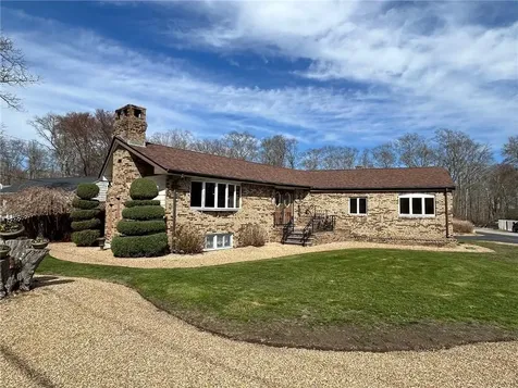 436 Crandall Road Tiverton RI 02878