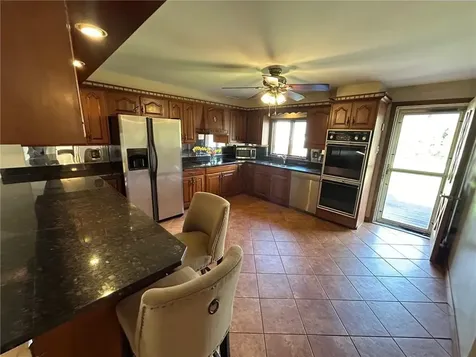 436 Crandall Road Tiverton RI 02878