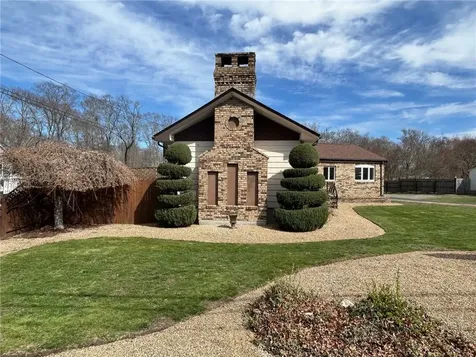 436 Crandall Road Tiverton RI 02878