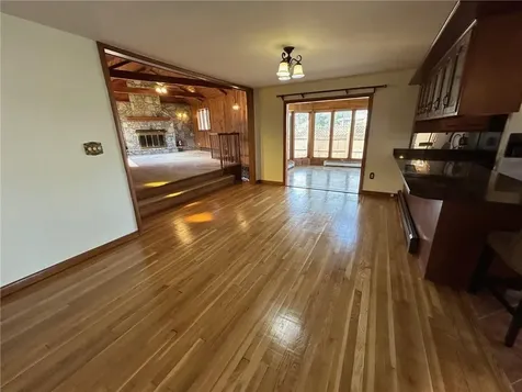 436 Crandall Road Tiverton RI 02878