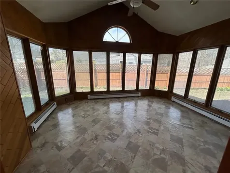 436 Crandall Road Tiverton RI 02878