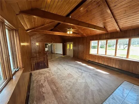 436 Crandall Road Tiverton RI 02878