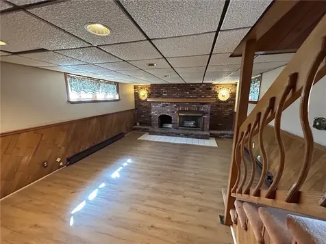 436 Crandall Road Tiverton RI 02878