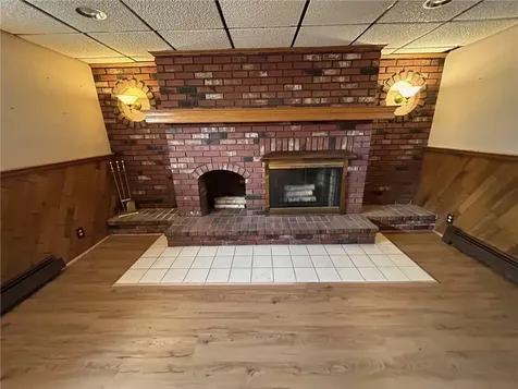 436 Crandall Road Tiverton RI 02878