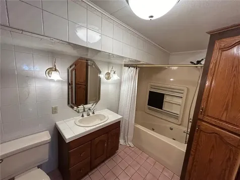 436 Crandall Road Tiverton RI 02878