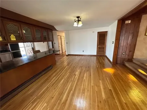 436 Crandall Road Tiverton RI 02878