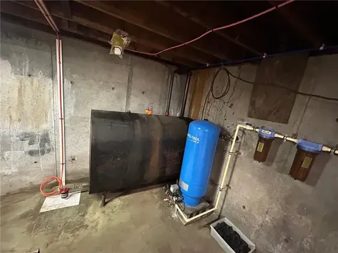 436 Crandall Road Tiverton RI 02878