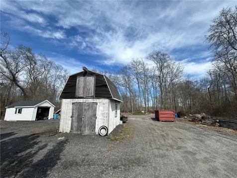 436 Crandall Road Tiverton RI 02878