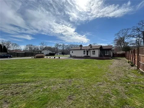 436 Crandall Road Tiverton RI 02878