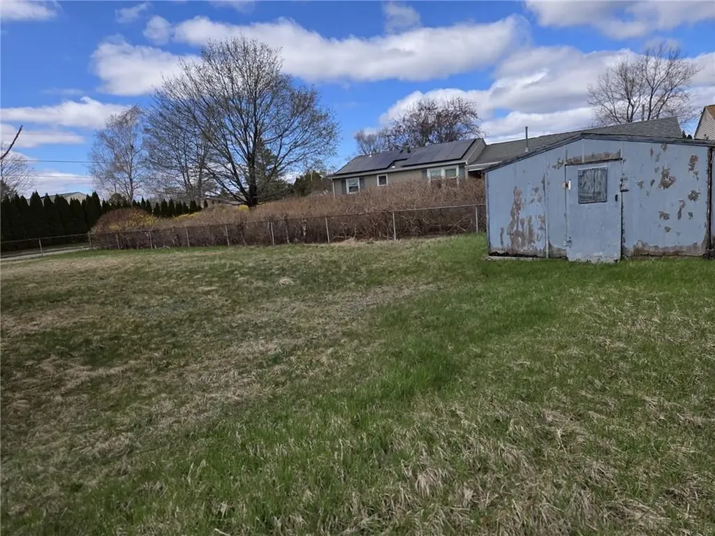 10 Wagon Wheel Lane Woonsocket RI 02895