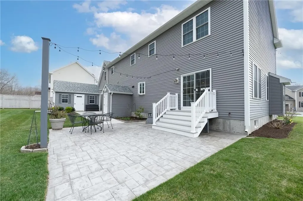 26 Shale Ridge Court Cumberland RI 02864