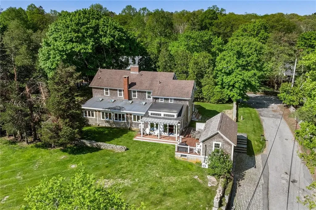 238 Stone Church Road Tiverton RI 02878