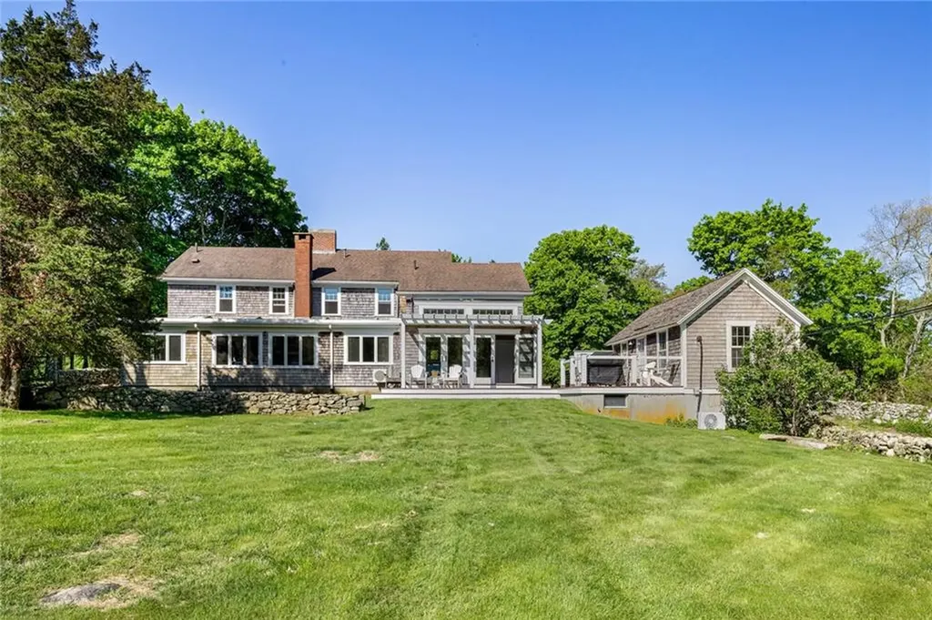 238 Stone Church Road Tiverton RI 02878