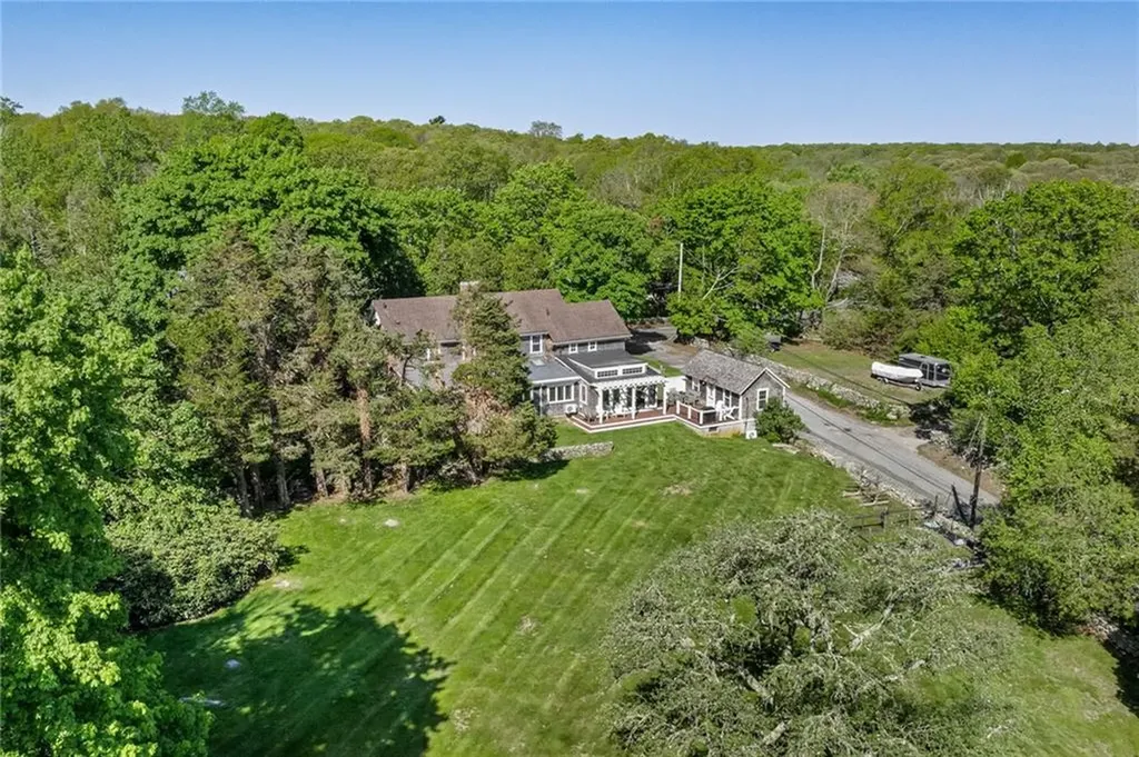 238 Stone Church Road Tiverton RI 02878