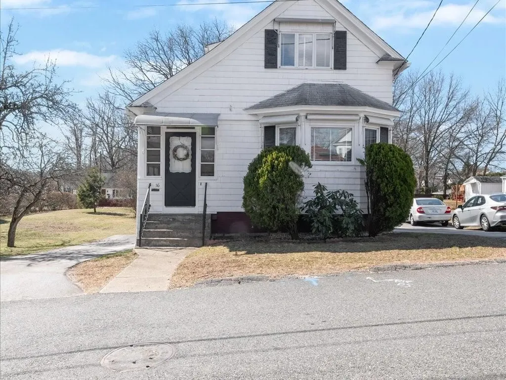 16 Winthrop Street Cranston RI 02910