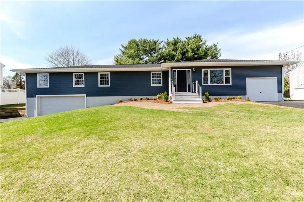 60 Tomahawk Trail Cranston RI 02921