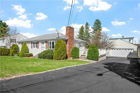 637 Fourth Avenue Woonsocket RI 02895