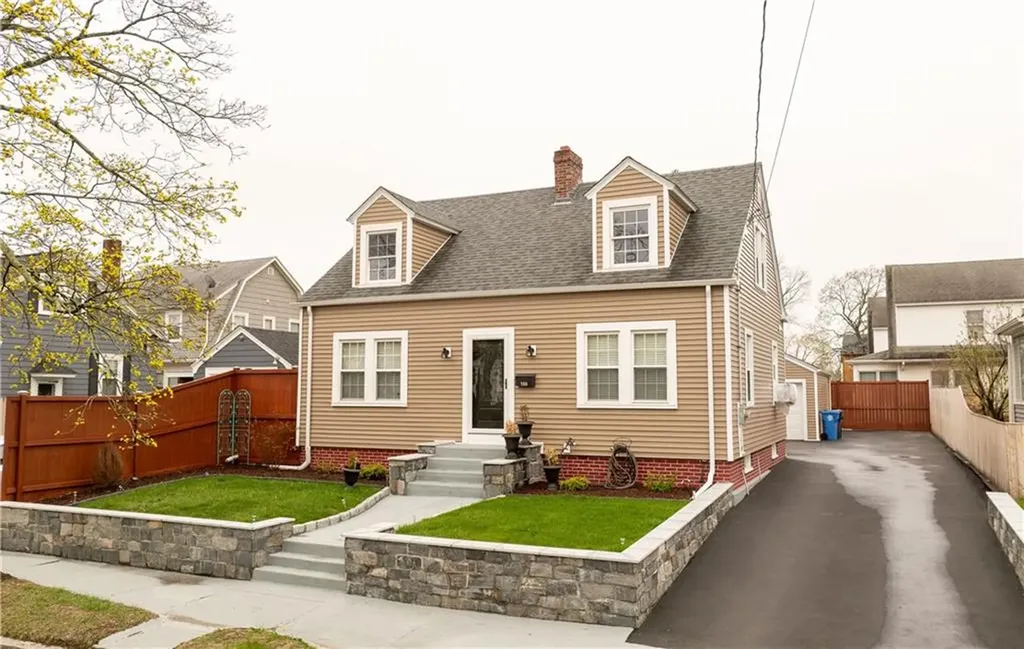 190 Auburn Street Cranston RI 02910