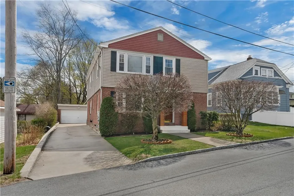 136 Kentland Avenue North Providence RI 02908