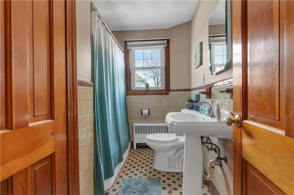 136 Kentland Avenue North Providence RI 02908