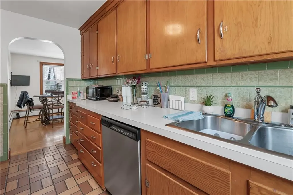 136 Kentland Avenue North Providence RI 02908