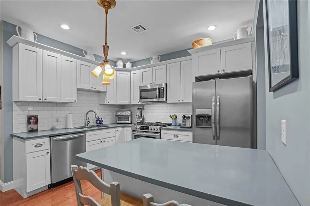 7 Mount Hope Avenue Providence RI 02906