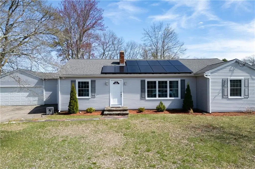 14 Merrimac Road North Smithfield RI 02896