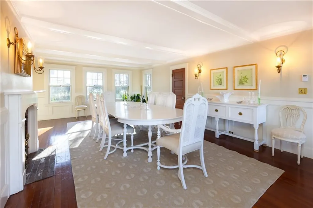 37 Avondale Road Westerly RI 02891