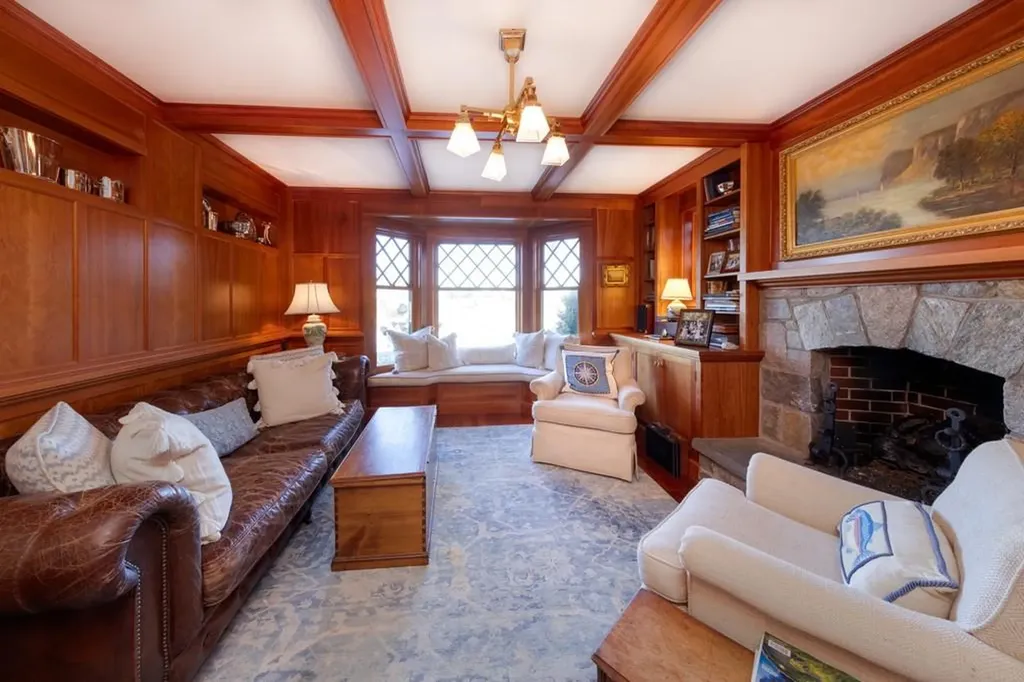 37 Avondale Road Westerly RI 02891