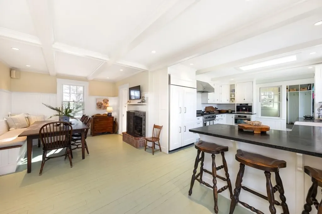 37 Avondale Road Westerly RI 02891