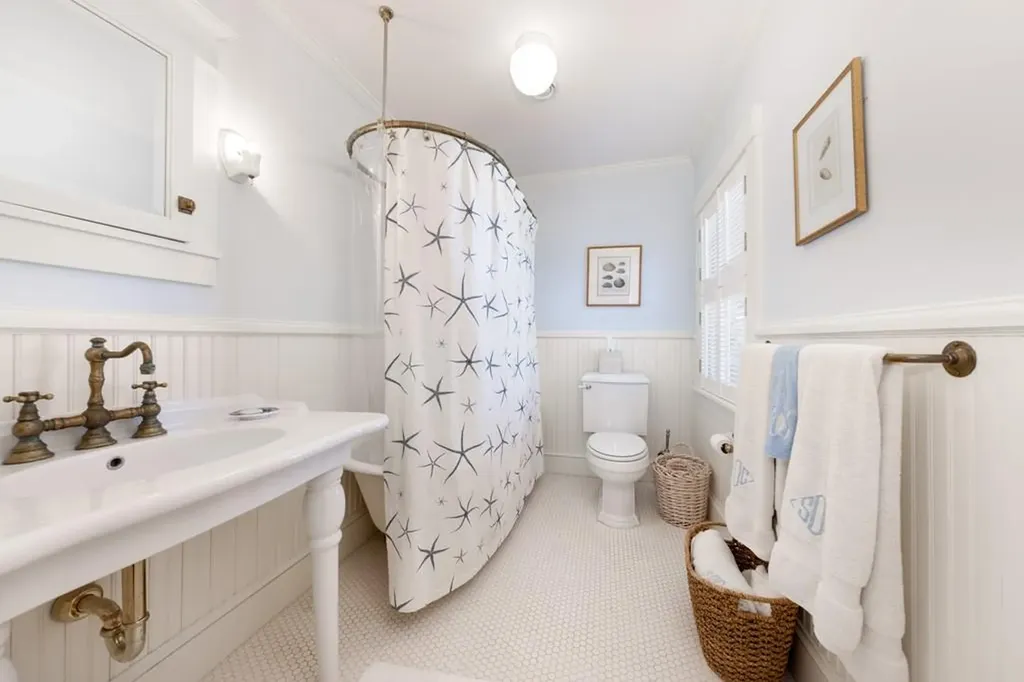 37 Avondale Road Westerly RI 02891