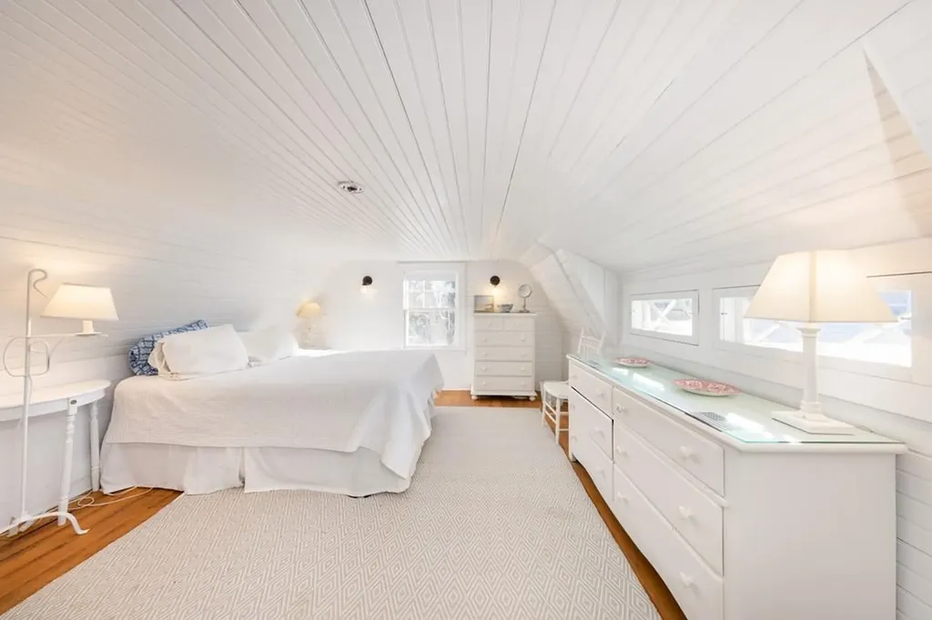 37 Avondale Road Westerly RI 02891