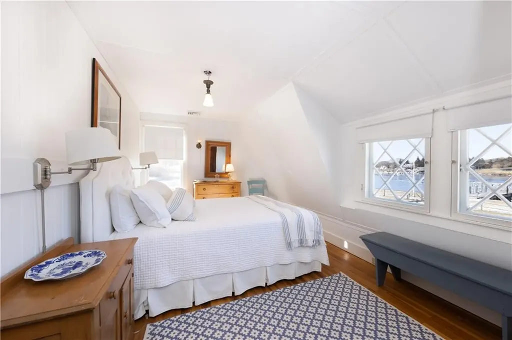 37 Avondale Road Westerly RI 02891