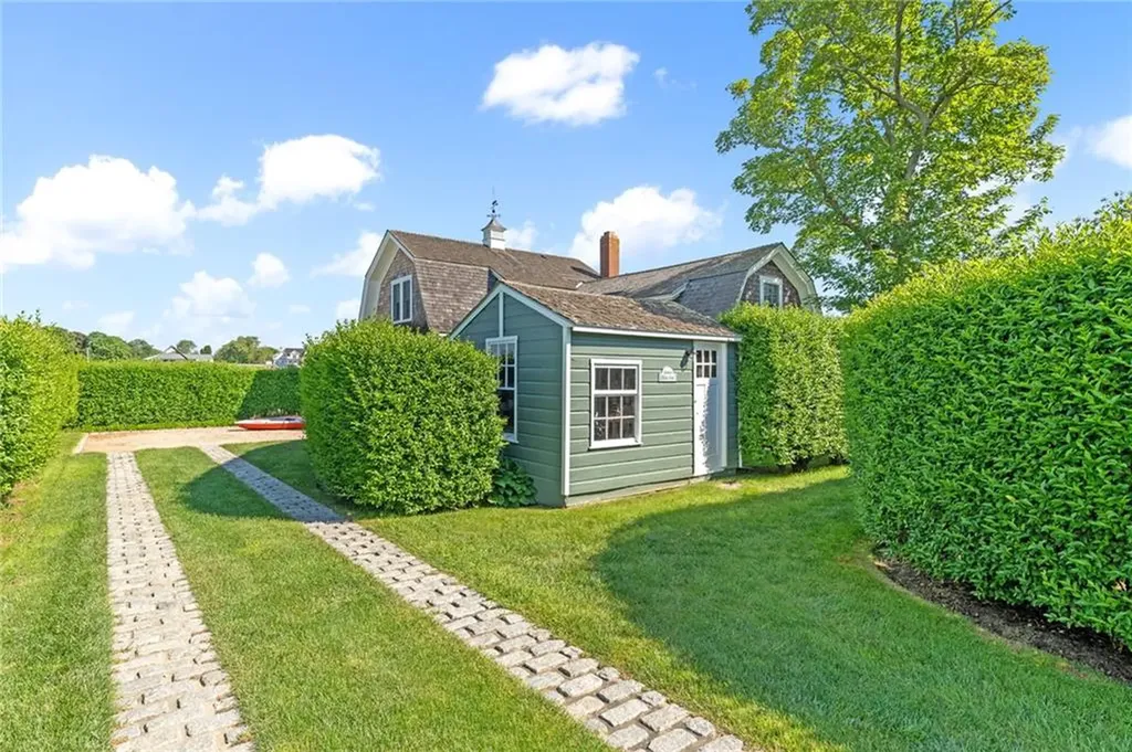 37 Avondale Road Westerly RI 02891